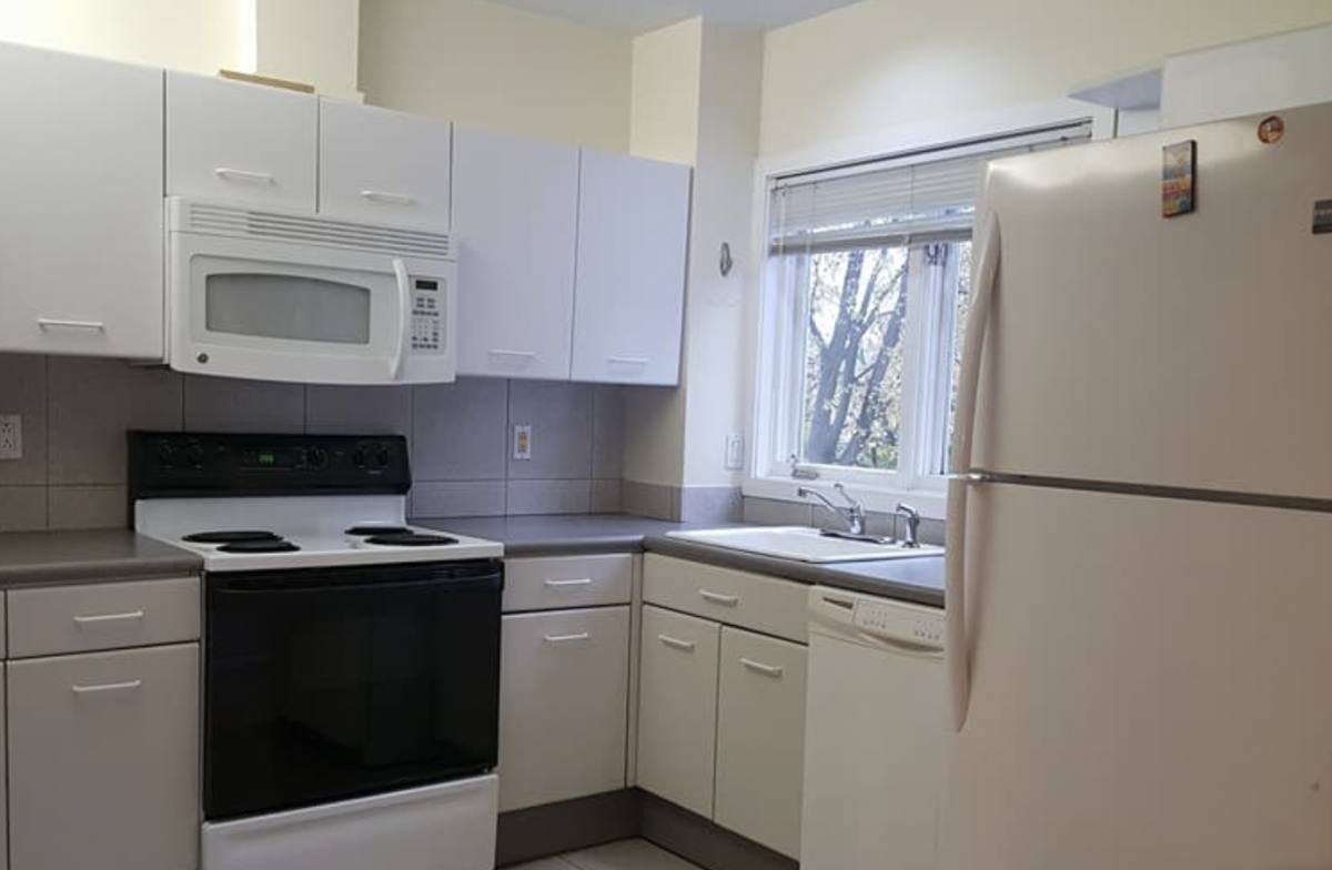 Condo for rent at 121 Longwood Ave #2B, Brookline, MA 02446