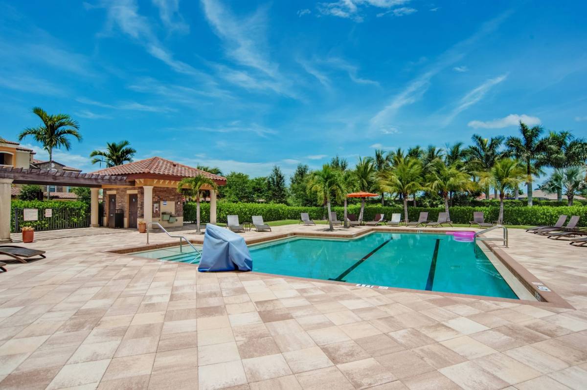Condo for rent at 9735 Acqua, Naples, FL 34113
