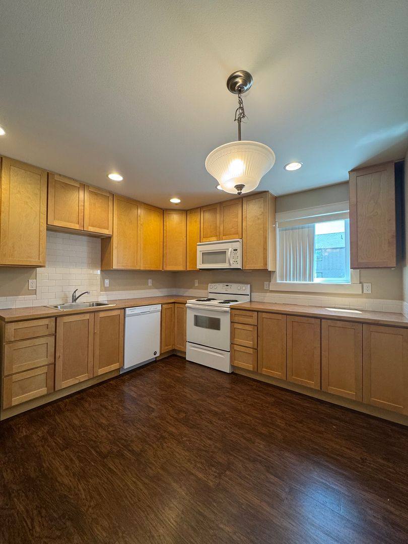 Apartment for rent at 2221 Airport Rd, Ellensburg, WA 98926