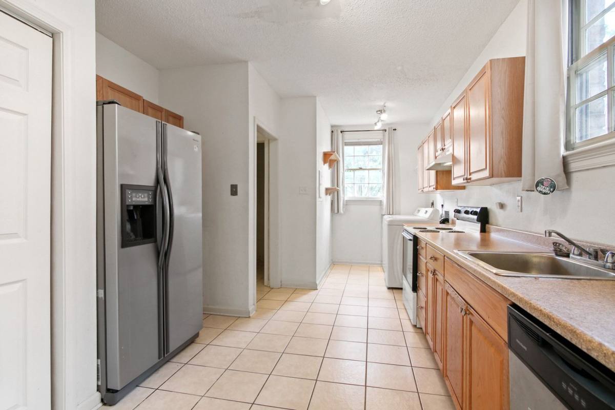 Townhouse for rent at 1300 Broadway St, New Orleans, LA 70118