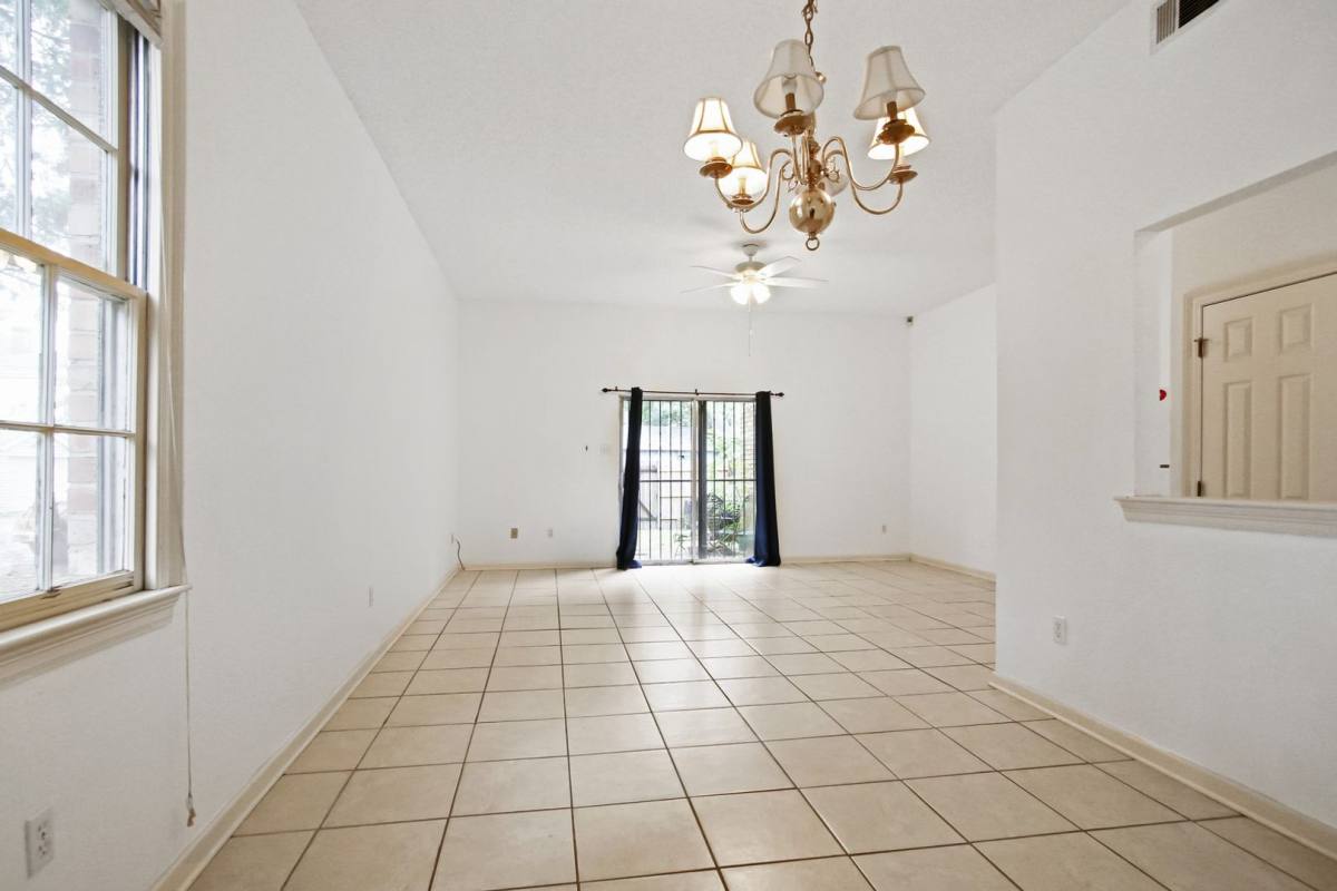 Townhouse for rent at 1300 Broadway St, New Orleans, LA 70118