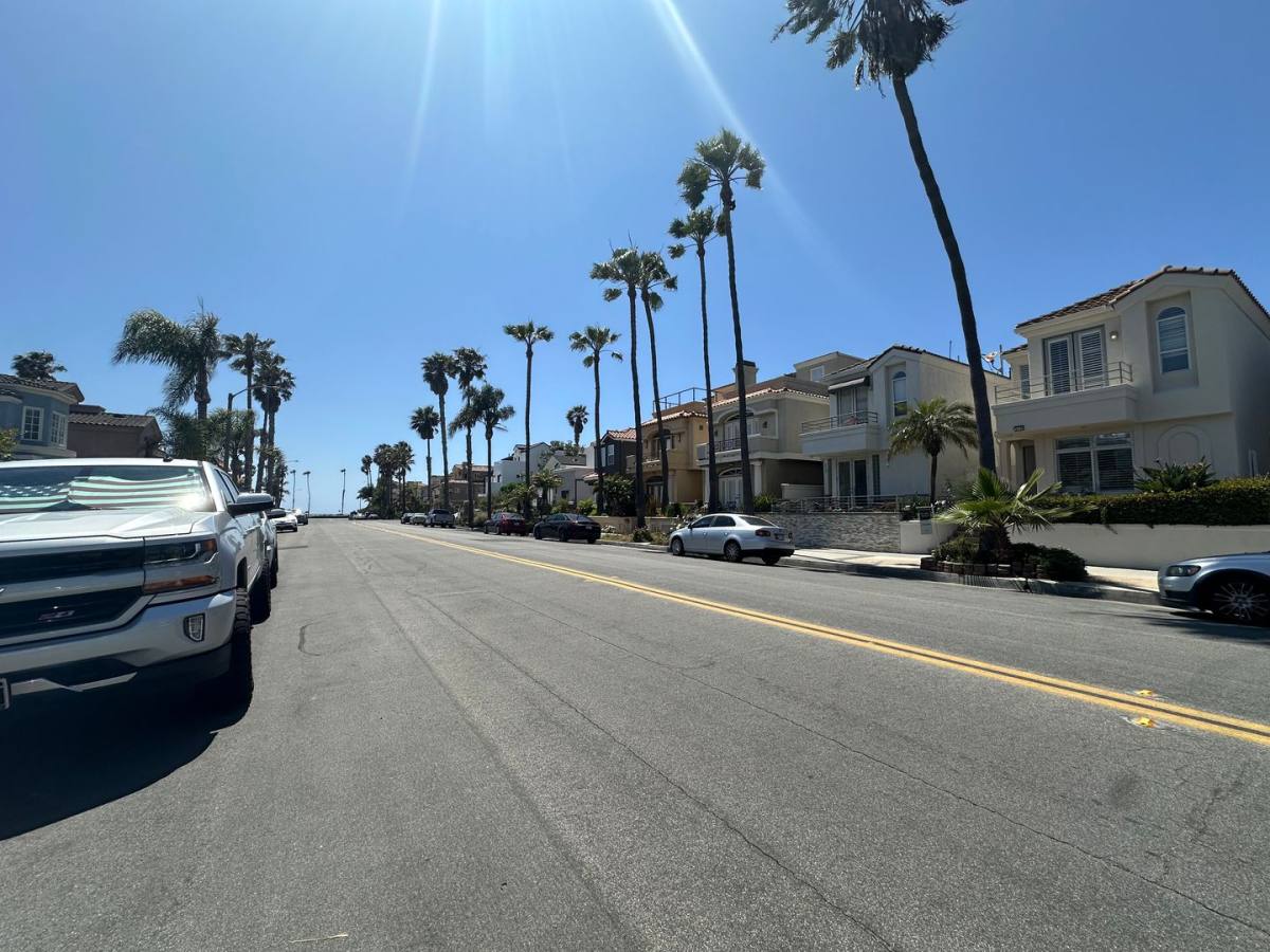 House for rent at 220 21st St, Huntington Beach, CA 92648