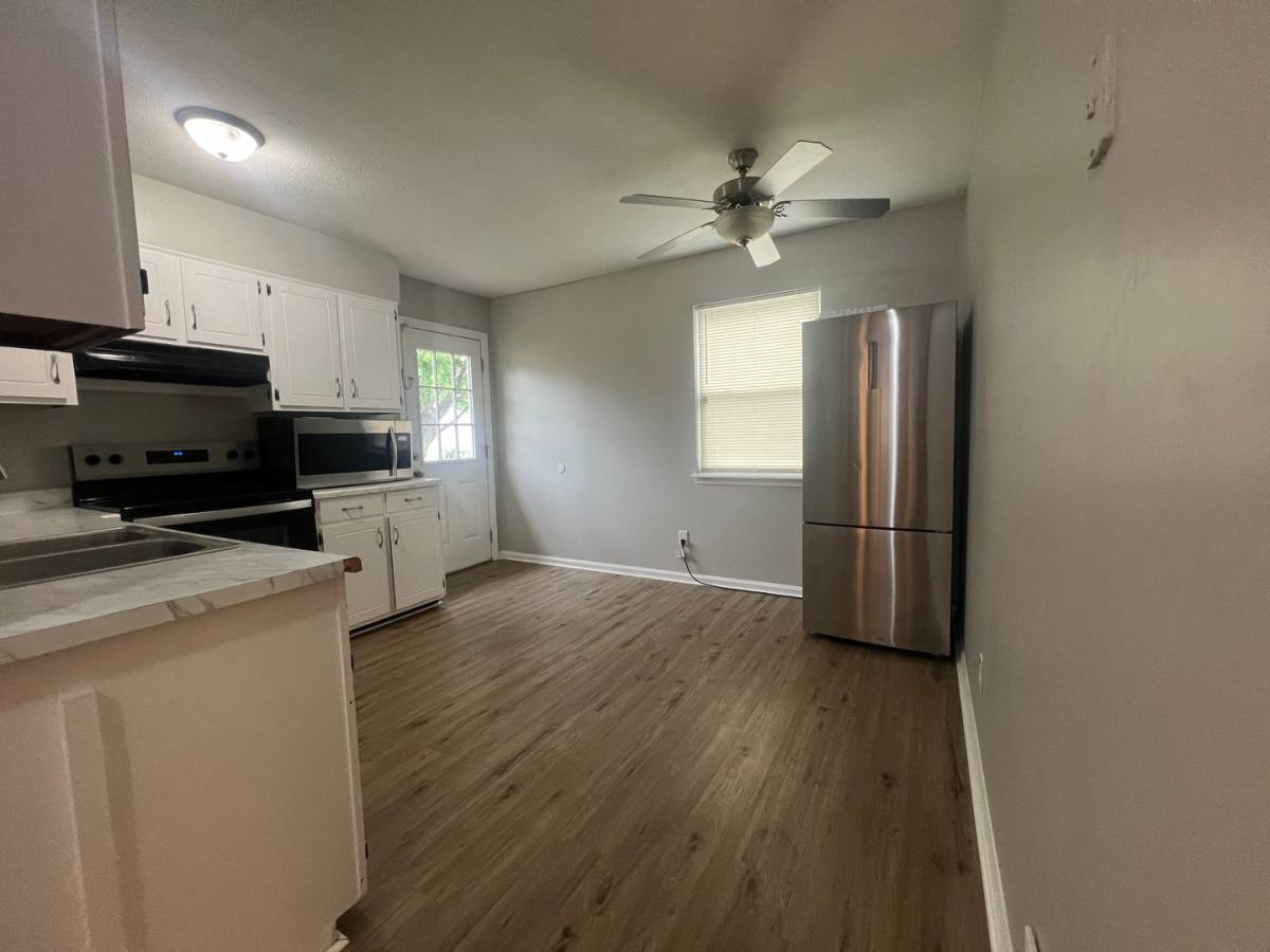 House for rent at 811 Cedarcrest Dr, Vine Grove, KY 40175