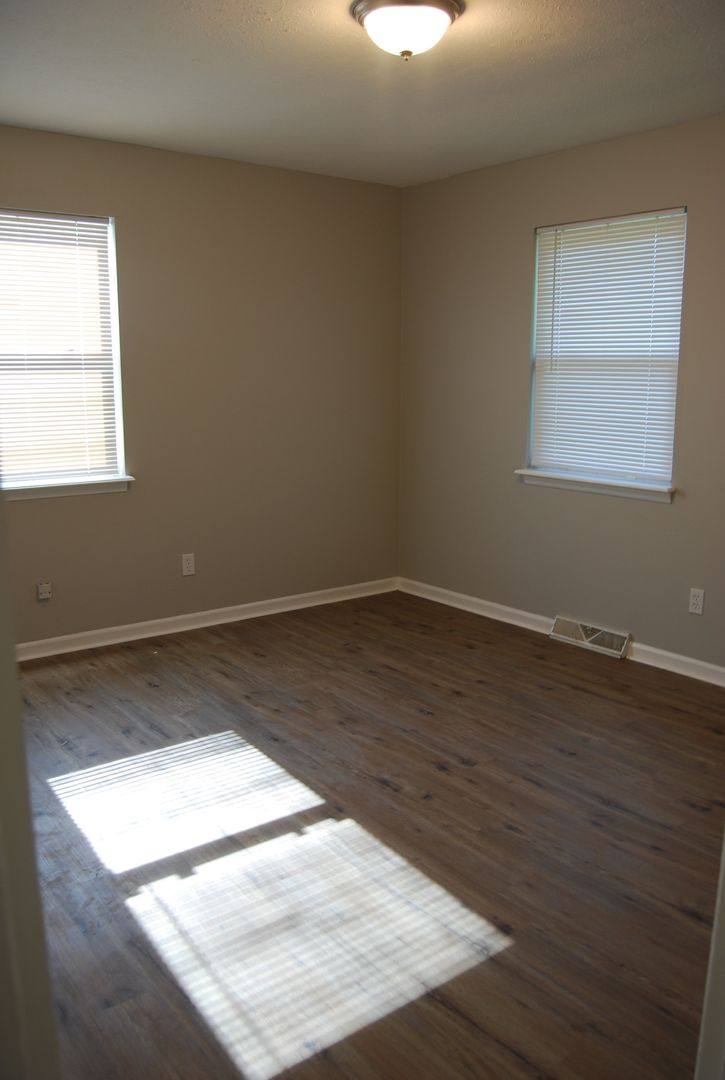 House for rent at 811 Cedarcrest Dr, Vine Grove, KY 40175