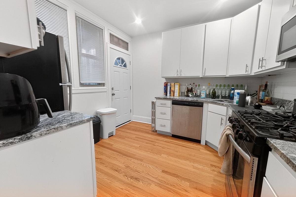 Apartment for rent at 6638 N Glenwood, Chicago, IL 60625