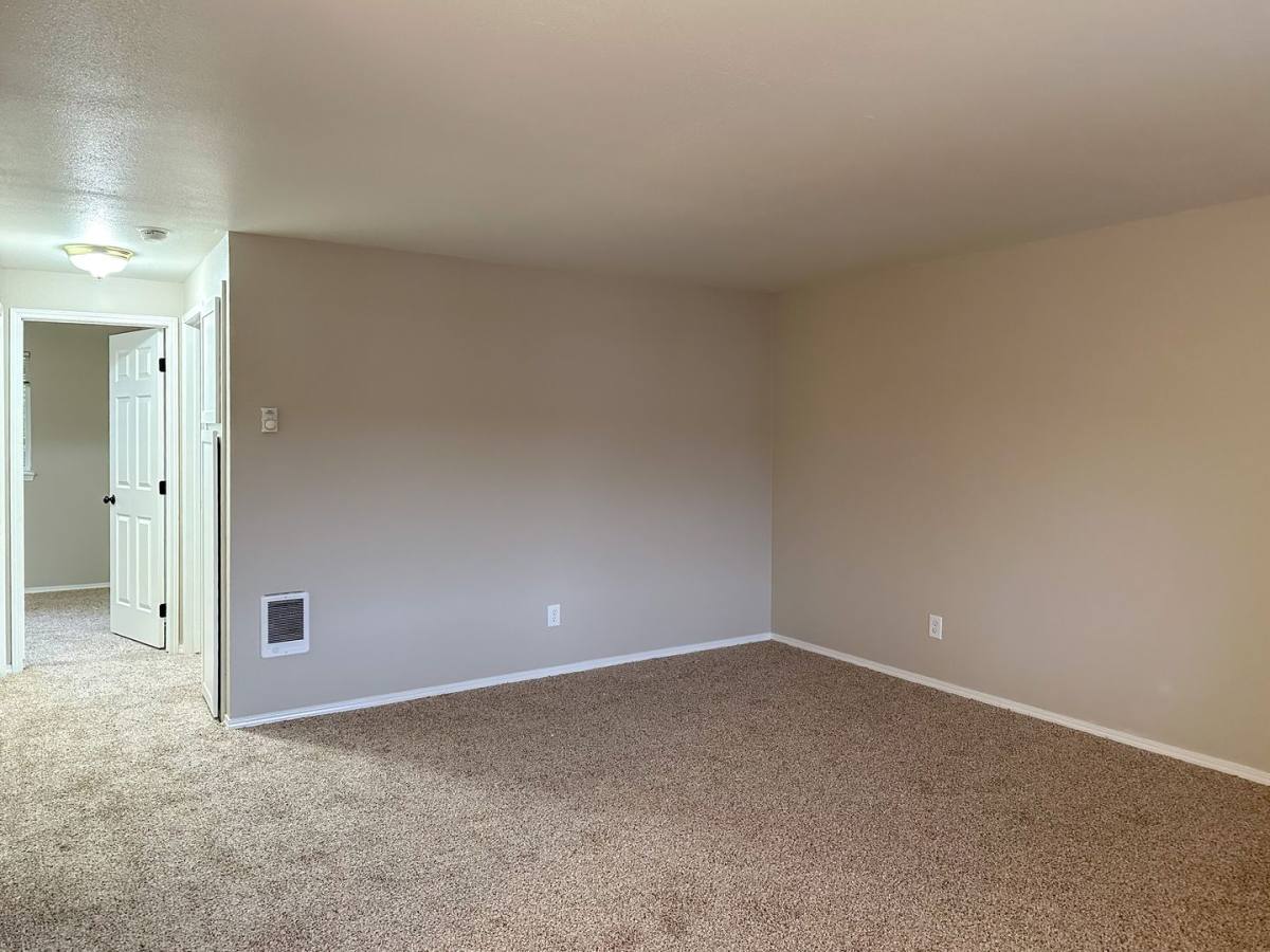 Apartment for rent at 351-359 Glen Creek Rd NW, Salem, OR 97304