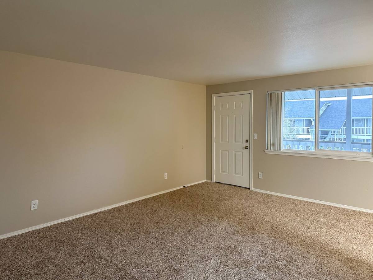 Apartment for rent at 351-359 Glen Creek Rd NW, Salem, OR 97304