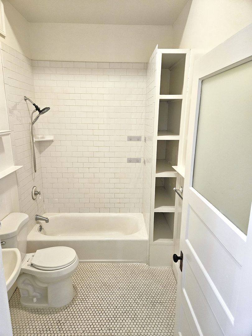 Apartment for rent at 337-341 Georgia St, Vallejo, CA 94590