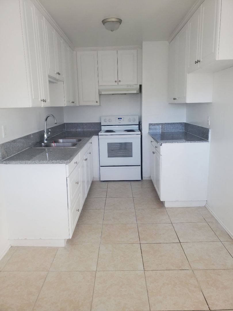 Apartment for rent at 545 E Rue Royale, Covina, CA 91723