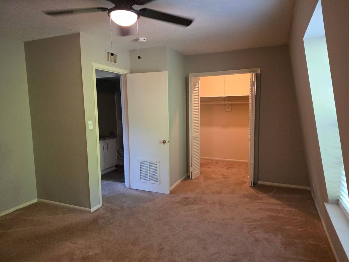 Apartment for rent at 3822-J Country Club Rd, Winston Salem, NC 27104
