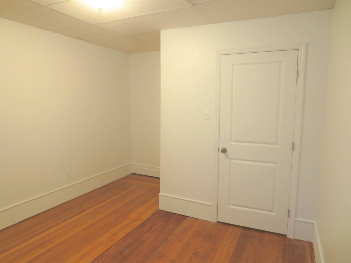 Apartment for rent at 5704 Darlington Rd - 1st, Pittsburgh, PA 15217