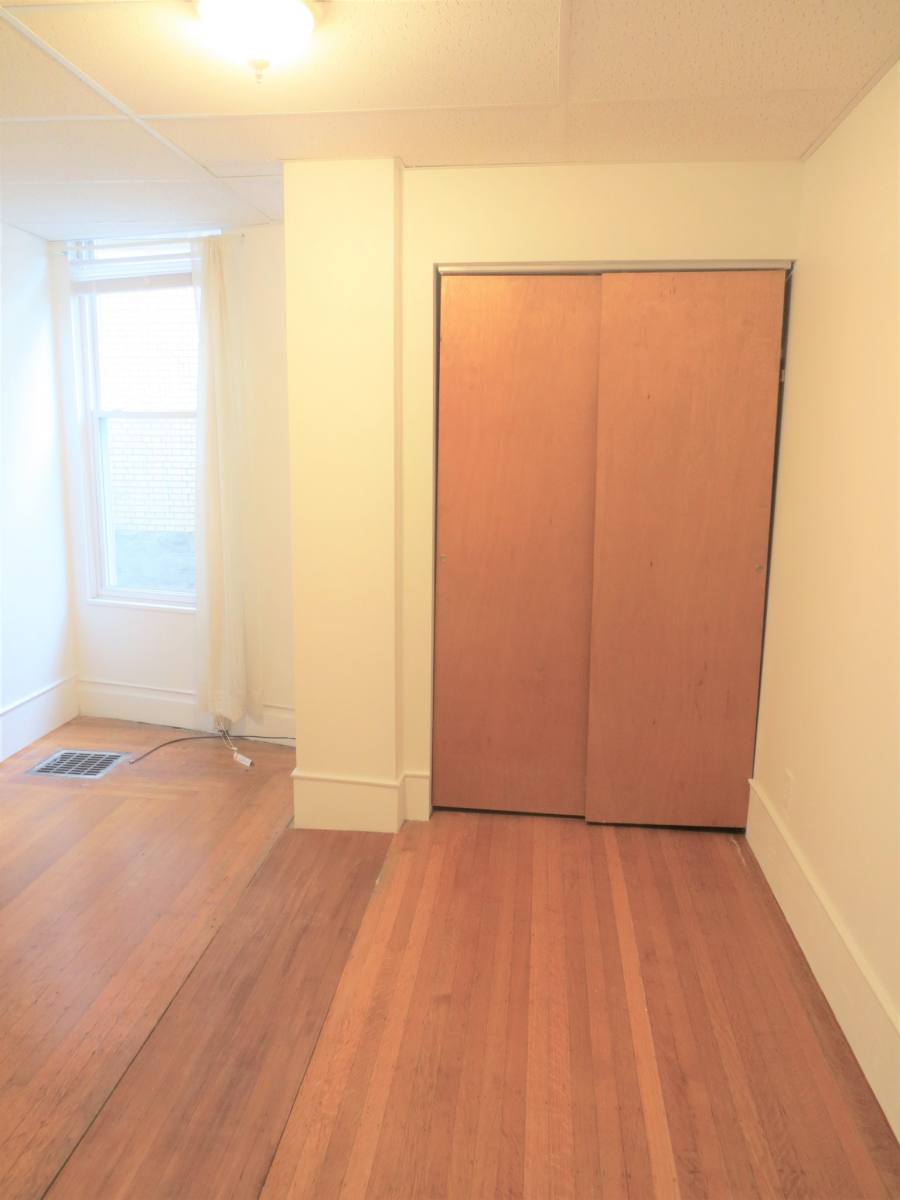 Apartment for rent at 5704 Darlington Rd - 1st, Pittsburgh, PA 15217