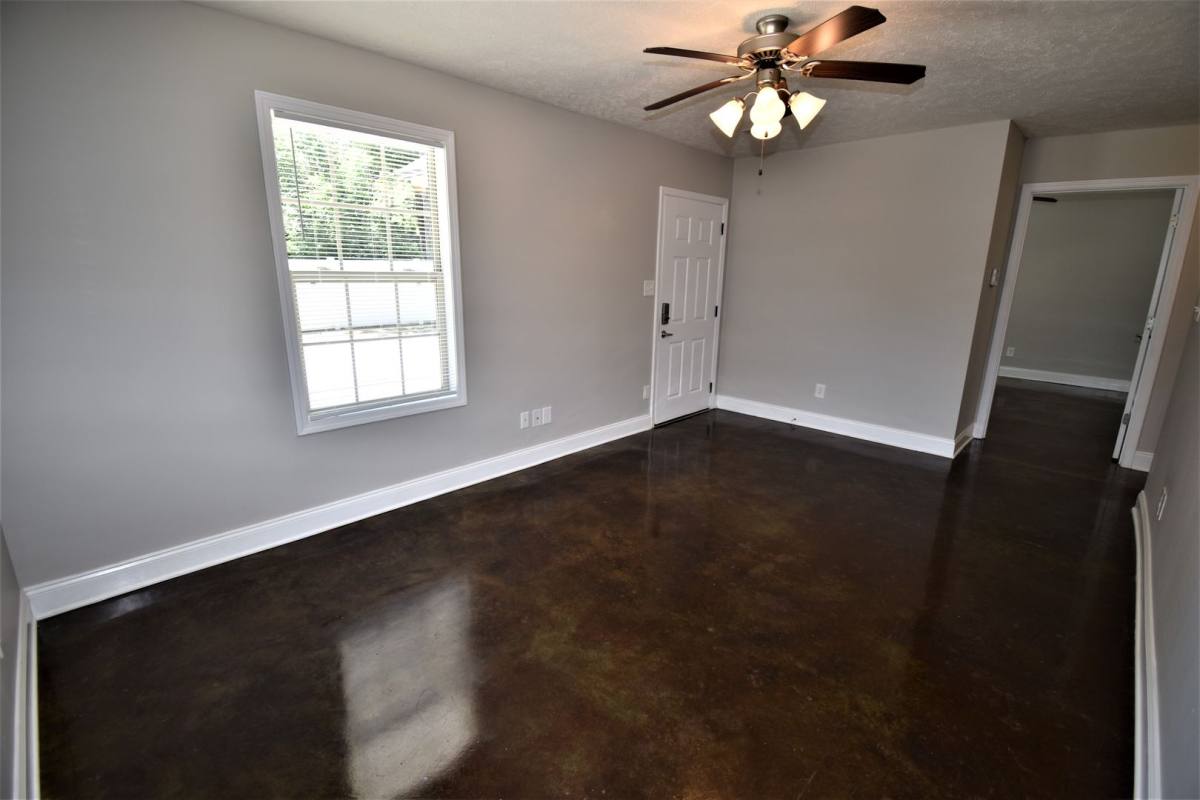 Apartment for rent at 333 Rossview Rd, Clarksville, TN 37043