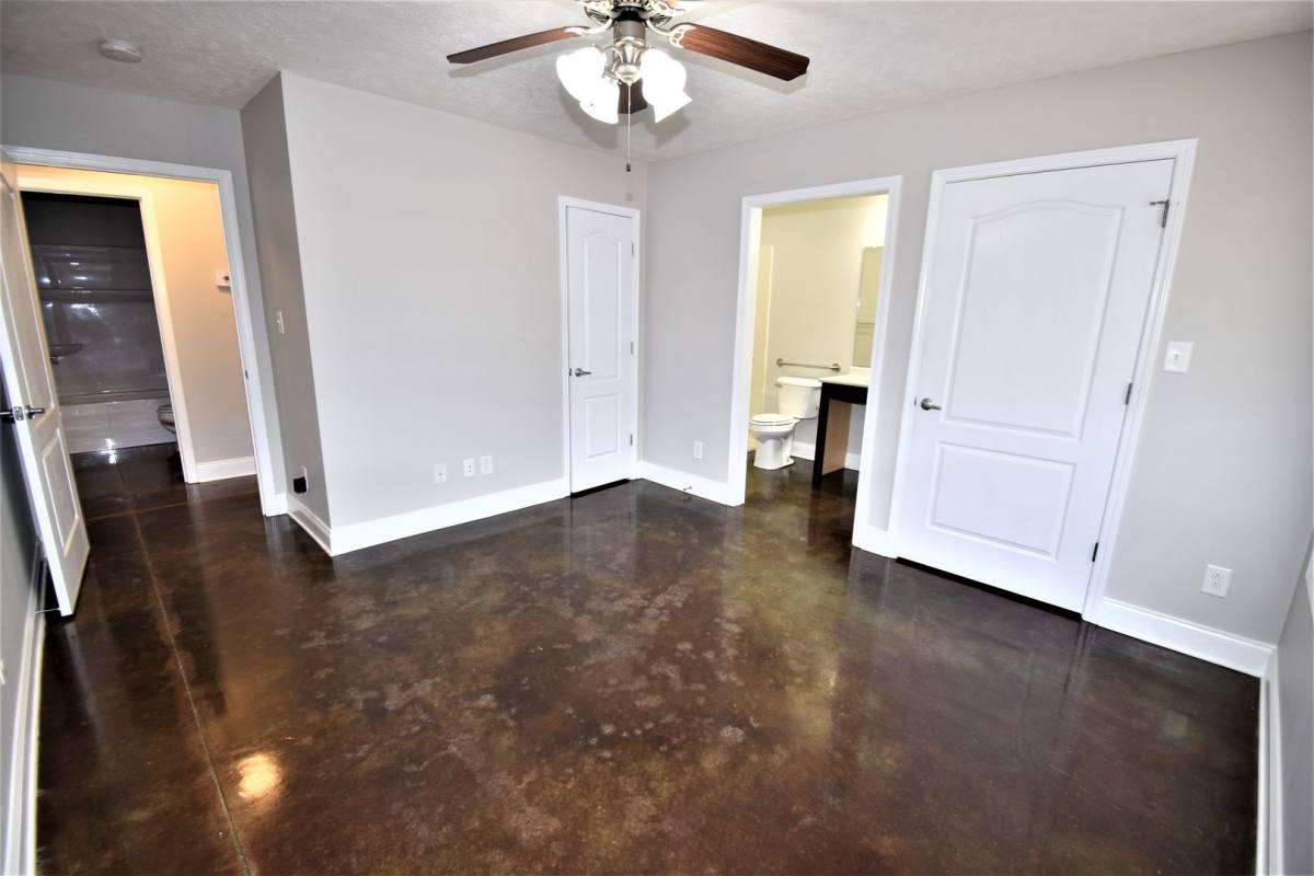 Apartment for rent at 333 Rossview Rd, Clarksville, TN 37043