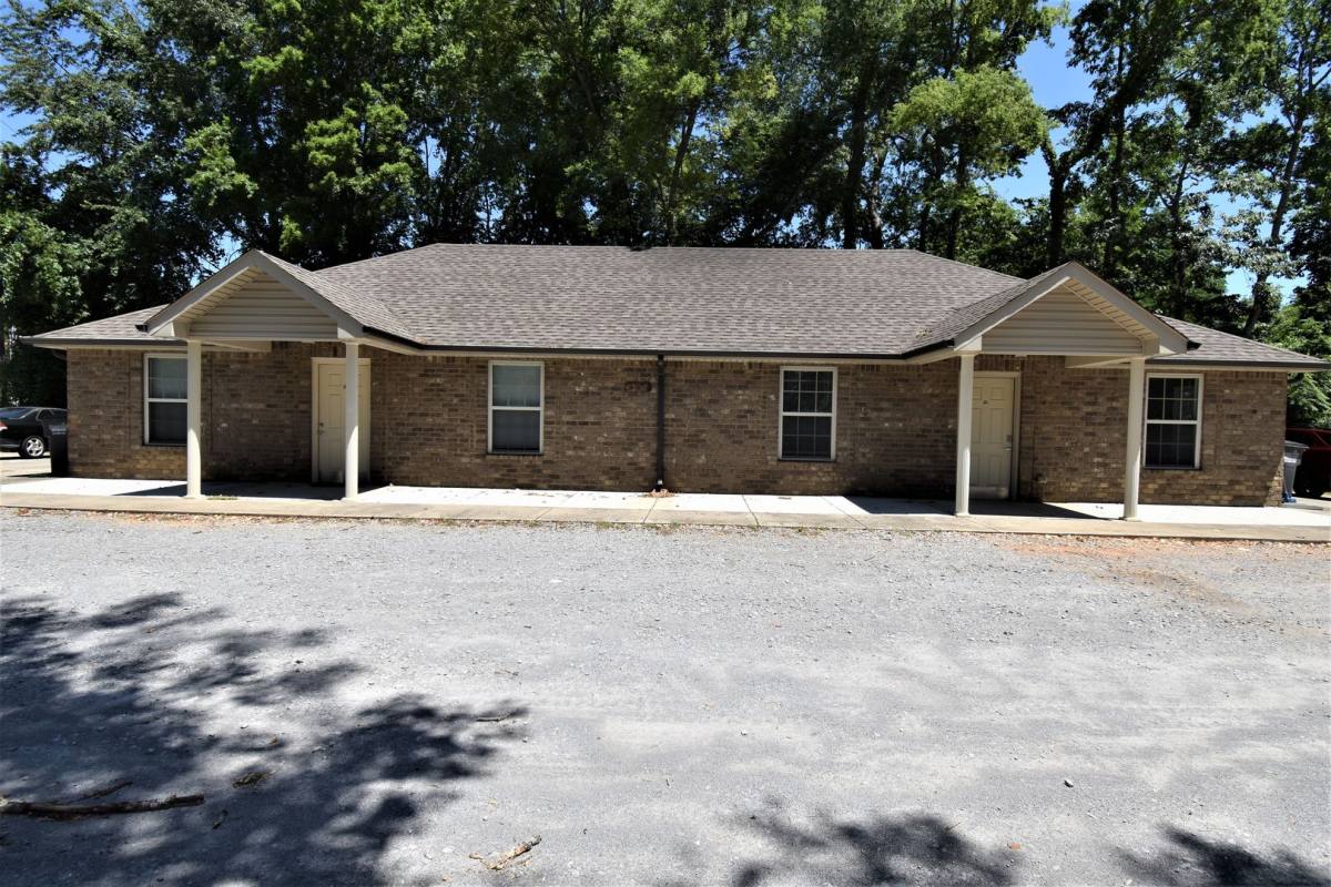 Apartment for rent at 333 Rossview Rd, Clarksville, TN 37043