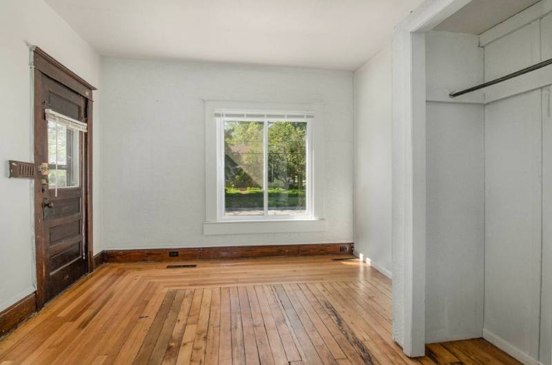 Apartment for rent at 221 S Pine St, Mount Pleasant, MI 48858