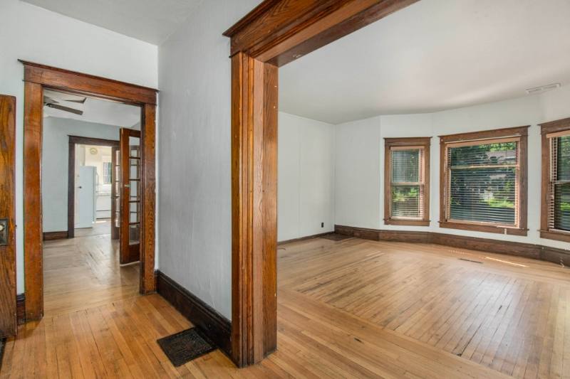 Apartment for rent at 221 S Pine St, Mount Pleasant, MI 48858