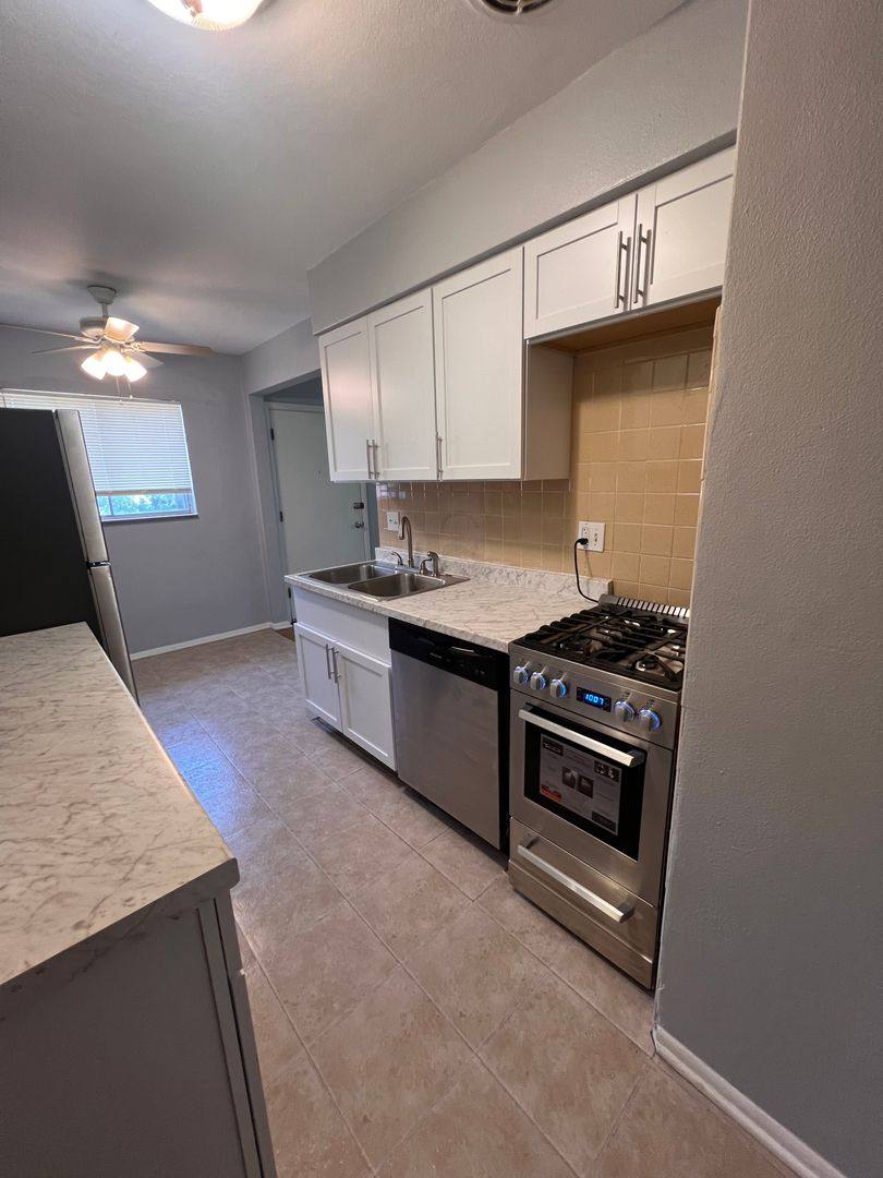 Apartment for rent at 7104 Plateau Ave, Saint Louis, MO 63117