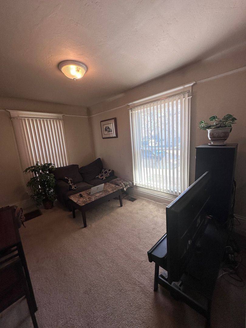 Apartment for rent at 3468 J St, Sacramento, CA 95816