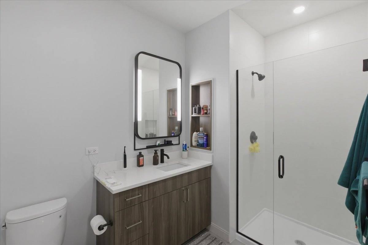 Apartment for rent at 321 W Schiller #1, Chicago, IL 60610