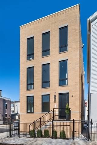 Apartment for rent at 1244 W Huron #3, Chicago, IL 60642