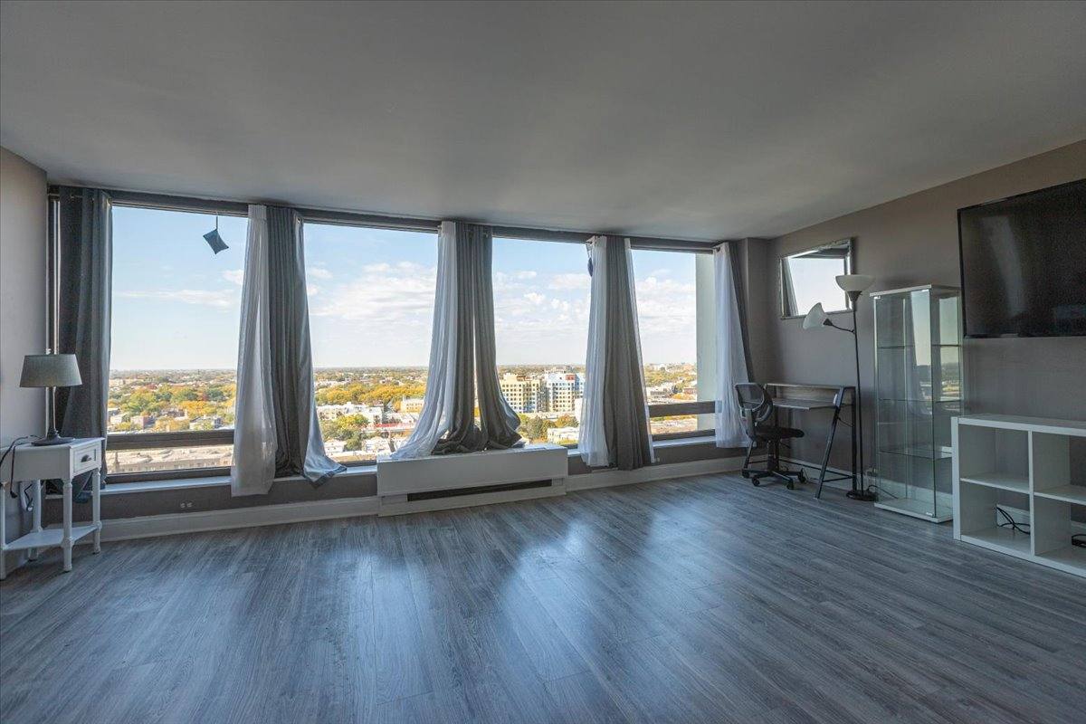 Apartment for rent at 5445 N Sheridan #1905, Chicago, IL 60640