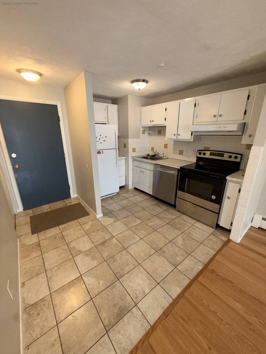 Apartment for rent at 41 S #4, Quincy, MA 02169