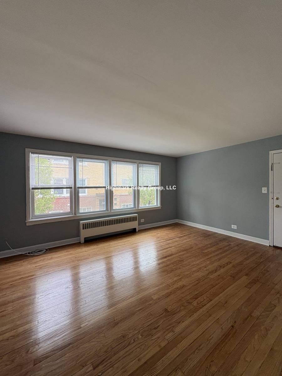 Apartment for rent at 6715 N California Ave #4W, Chicago, IL 60645