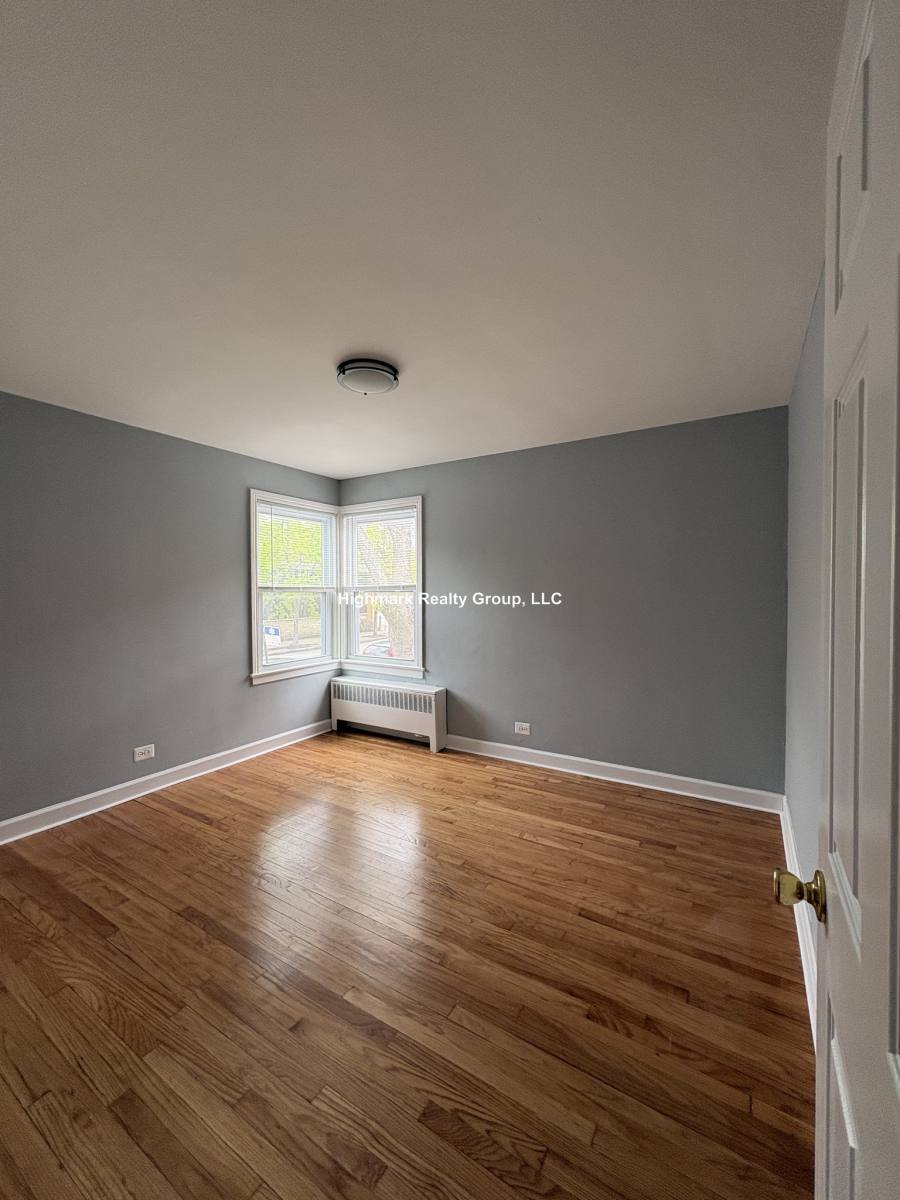 Apartment for rent at 6715 N California Ave #4W, Chicago, IL 60645