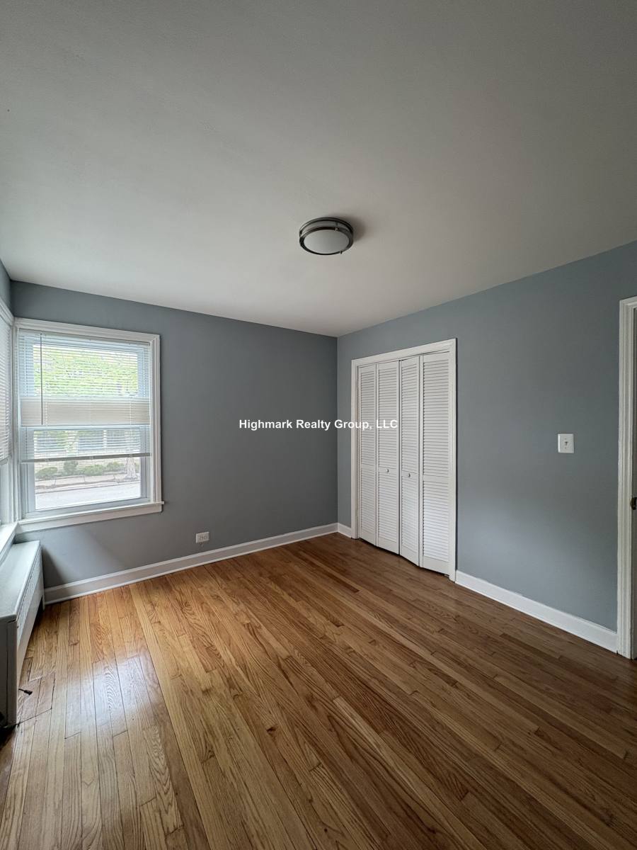 Apartment for rent at 6715 N California Ave #4W, Chicago, IL 60645