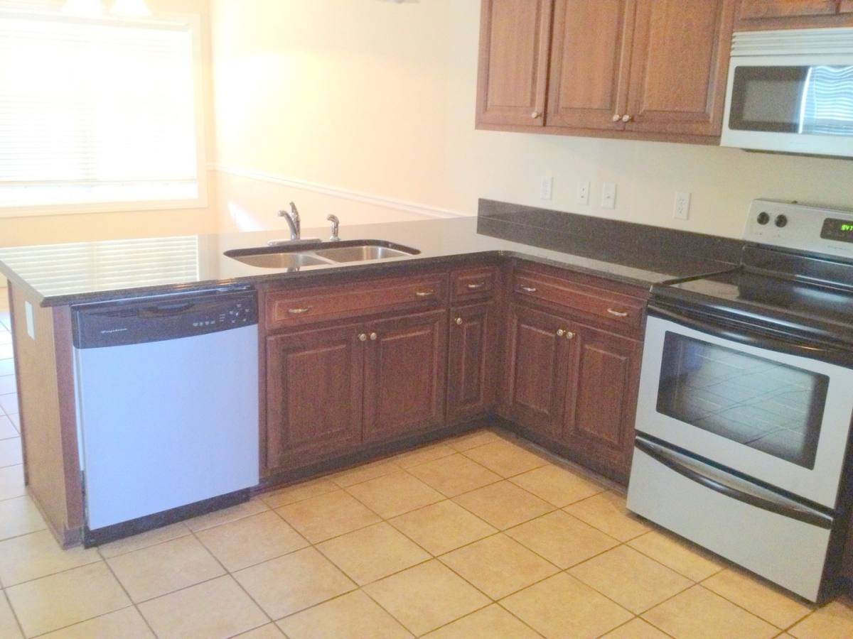 House for rent at 109 Ledbury Cove, Statesboro, GA 30458