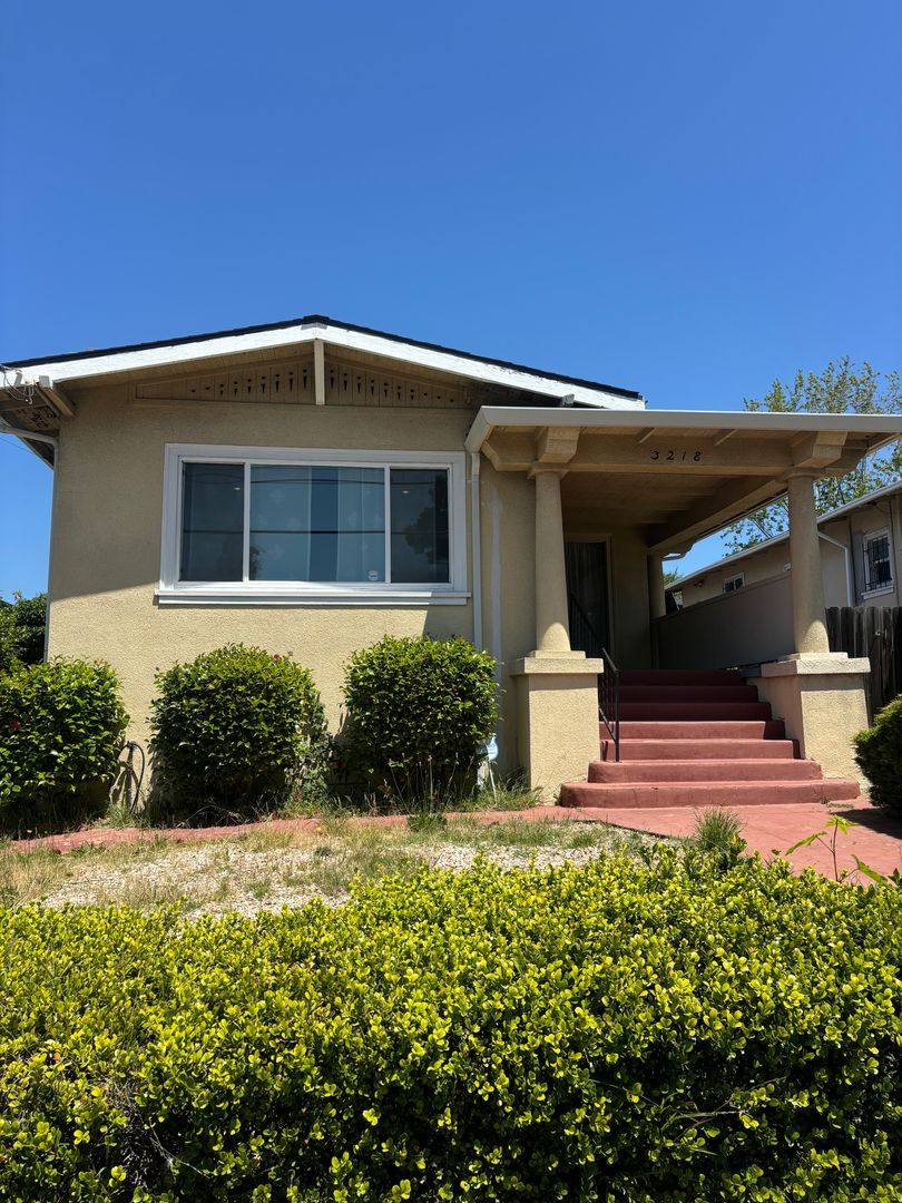 House for rent at 3218 School St, Oakland, CA 94602