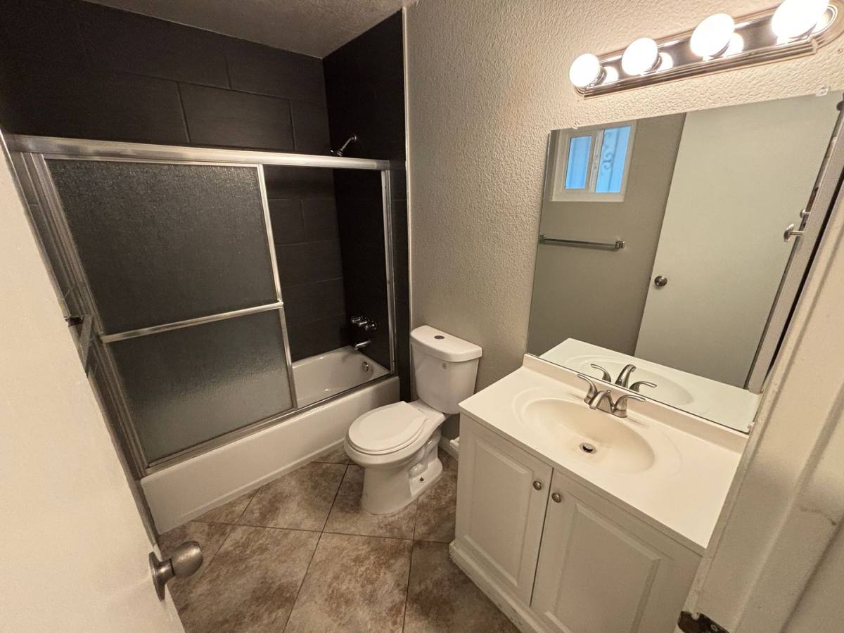 Apartment for rent at 5320 Swenson St, Las Vegas, NV 89119