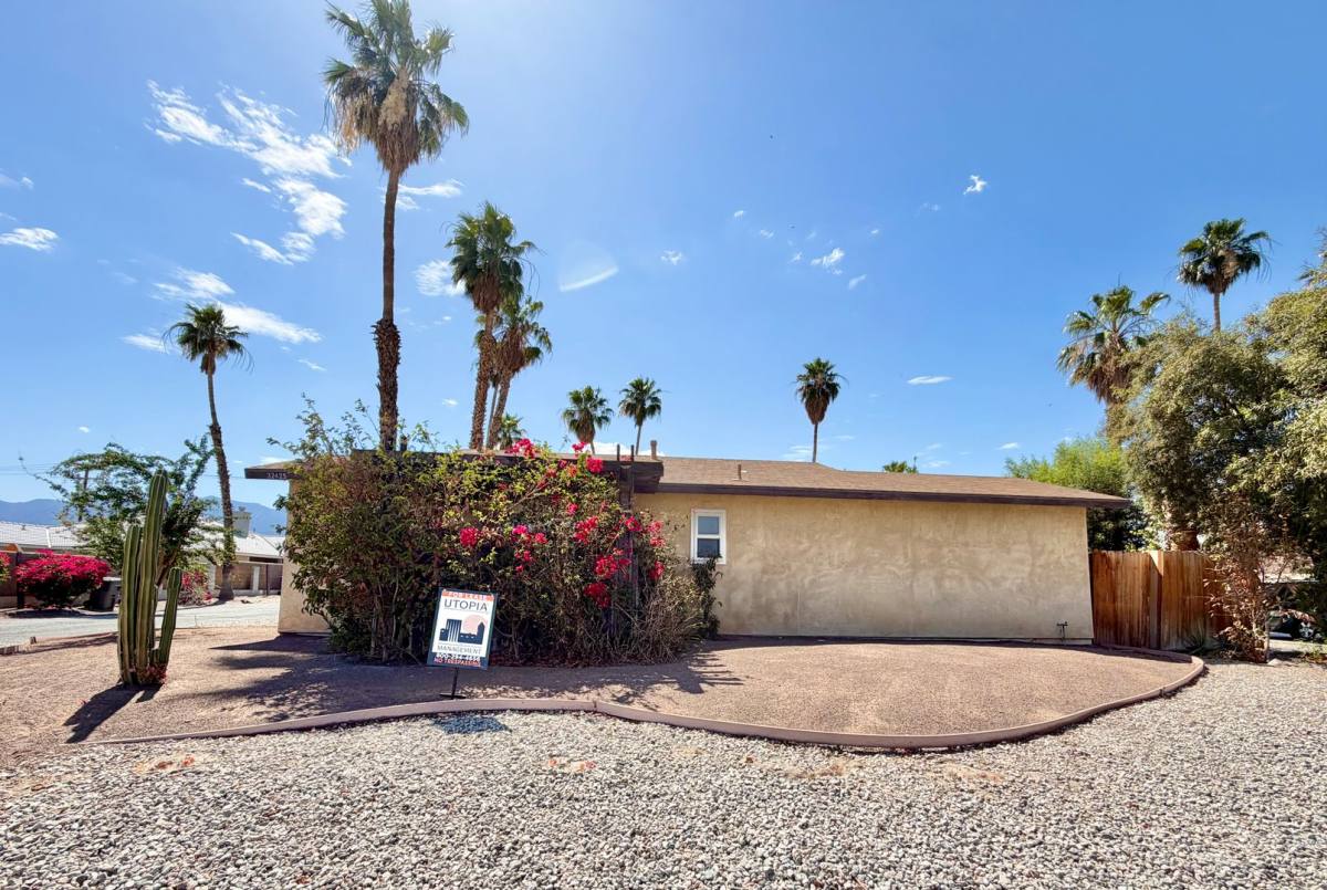 Apartment for rent at 32425 Rancho Vista Dr, Cathedral City, CA 92234
