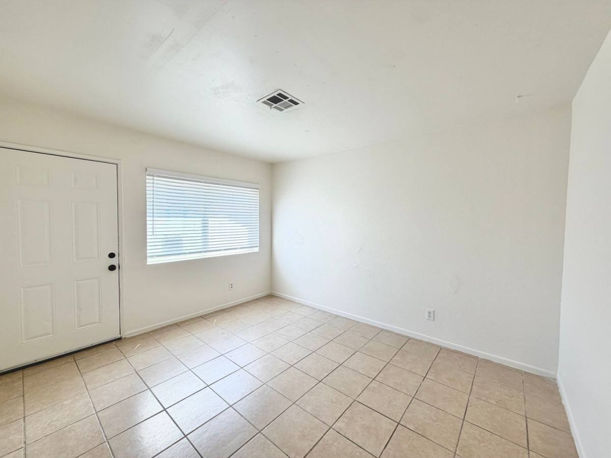 Apartment for rent at 32425 Rancho Vista Dr, Cathedral City, CA 92234
