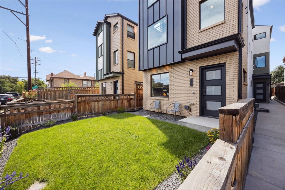 Townhouse for rent at 1419 Irving St, Denver, CO 80204