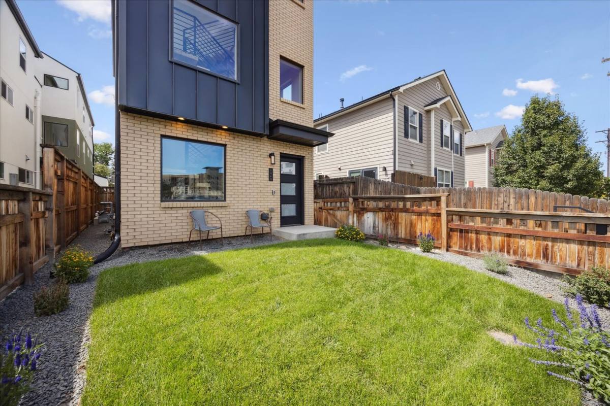 Townhouse for rent at 1419 Irving St, Denver, CO 80204
