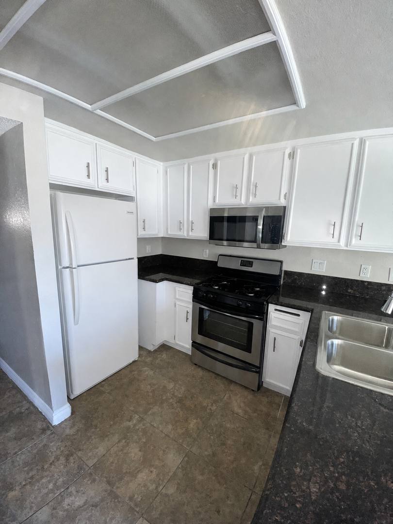 Townhouse for rent at 1112 S Cypress Ave, Ontario, CA 91762