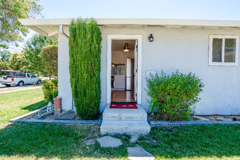 Apartment for rent at 3985 Royal Arch Dr #B, Concord, CA 94519