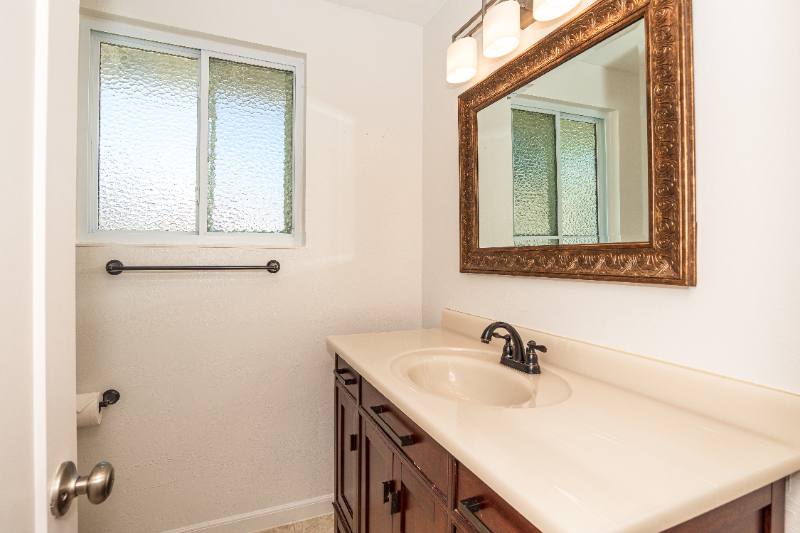 Apartment for rent at 3985 Royal Arch Dr #B, Concord, CA 94519