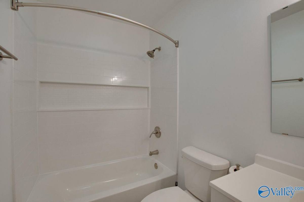 House for rent at 365 NE Morris Rd, Laceys Spring, AL 35754