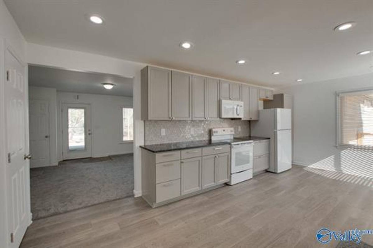 House for rent at 365 NE Morris Rd, Laceys Spring, AL 35754