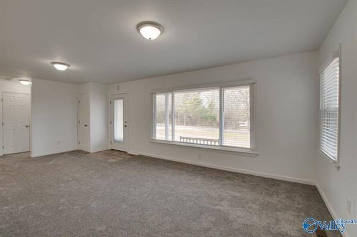 House for rent at 365 NE Morris Rd, Laceys Spring, AL 35754