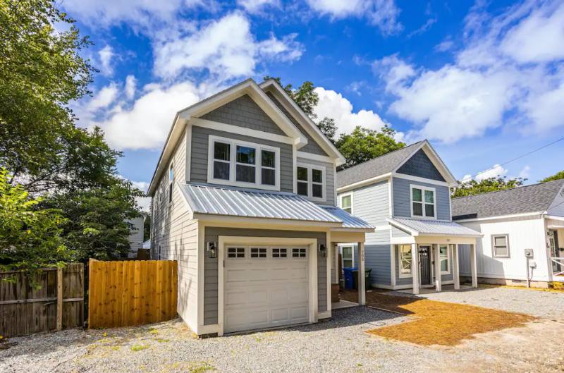 House for rent at 705 Brooks Alley, Wilmington, NC 28401