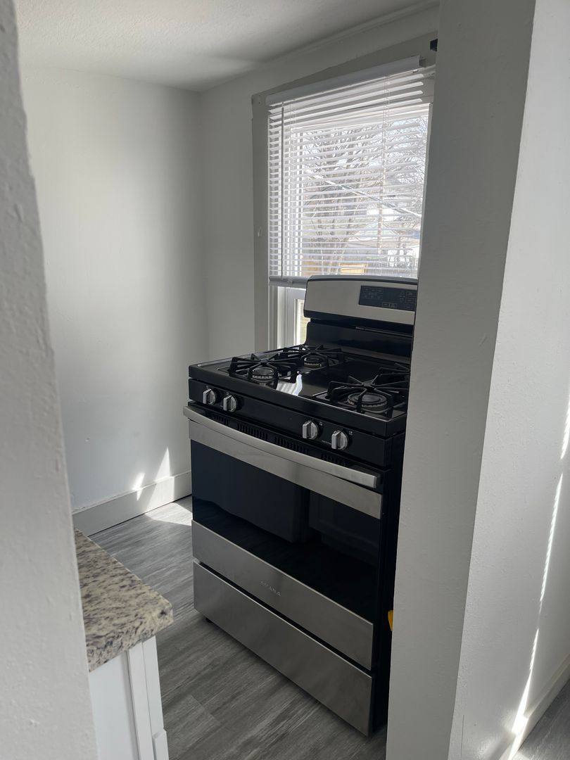 Apartment for rent at 1333 22nd St #5, Des Moines, IA 50311