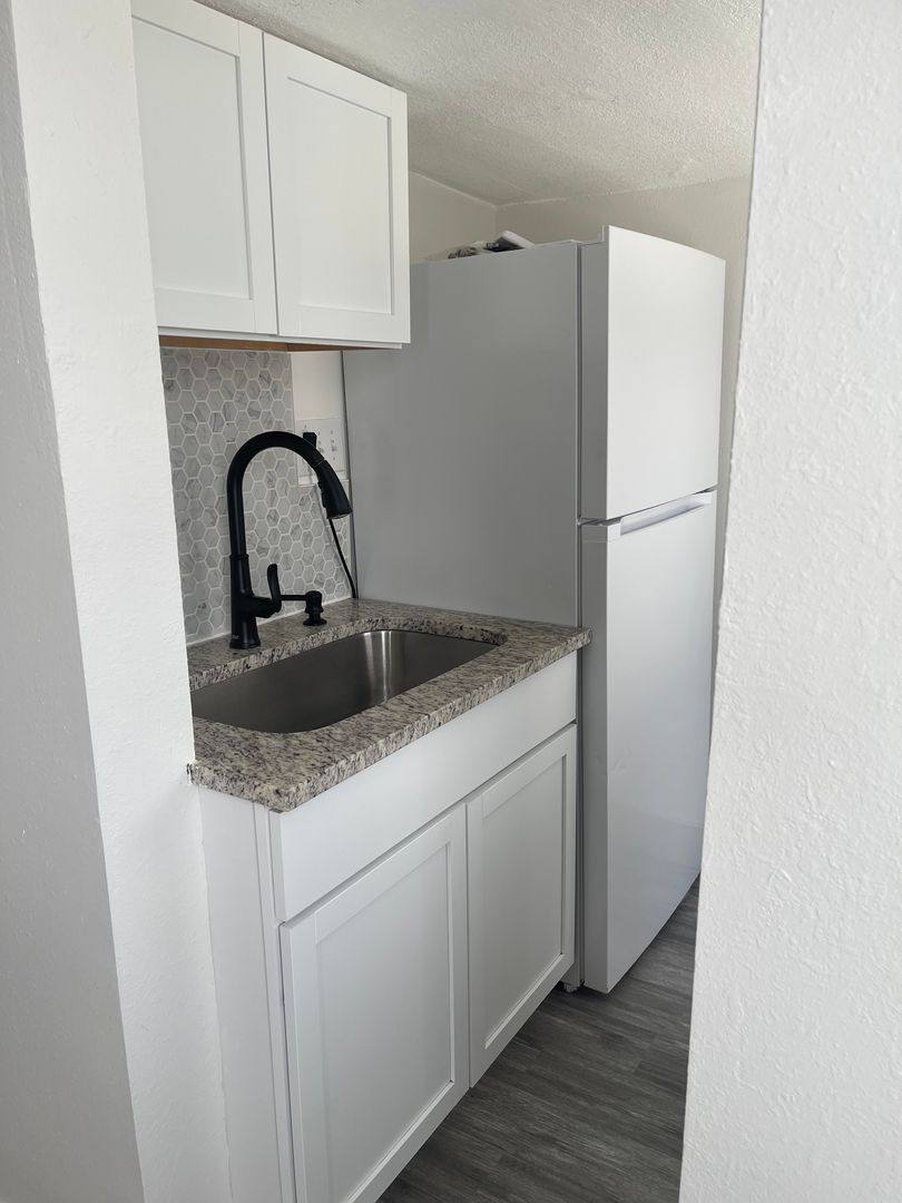 Apartment for rent at 1333 22nd St #5, Des Moines, IA 50311