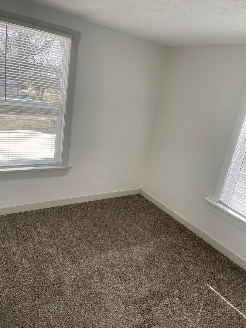 Apartment for rent at 1333 22nd St #5, Des Moines, IA 50311