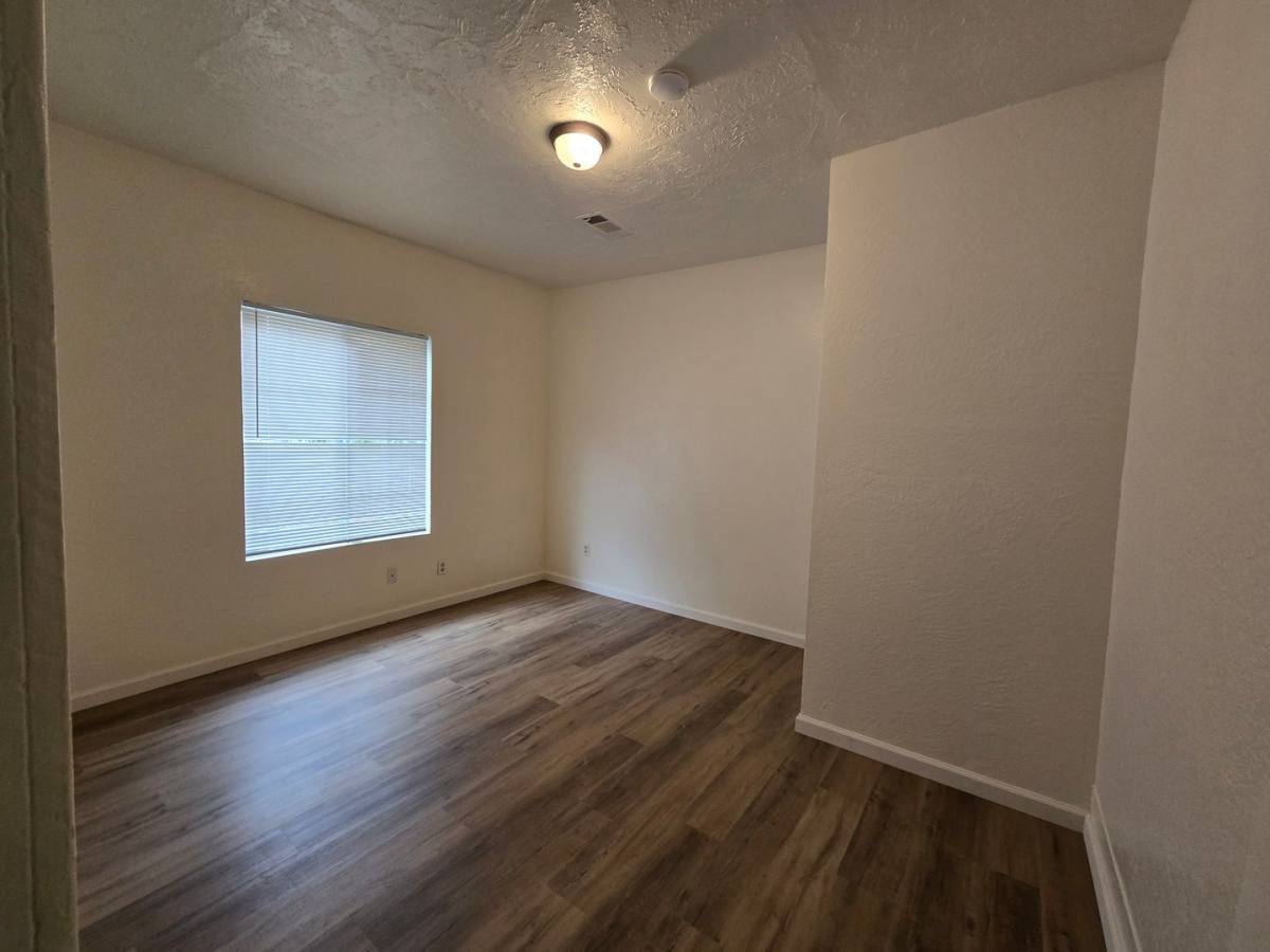 Apartment for rent at 937 W 20th St, Merced, CA 95340