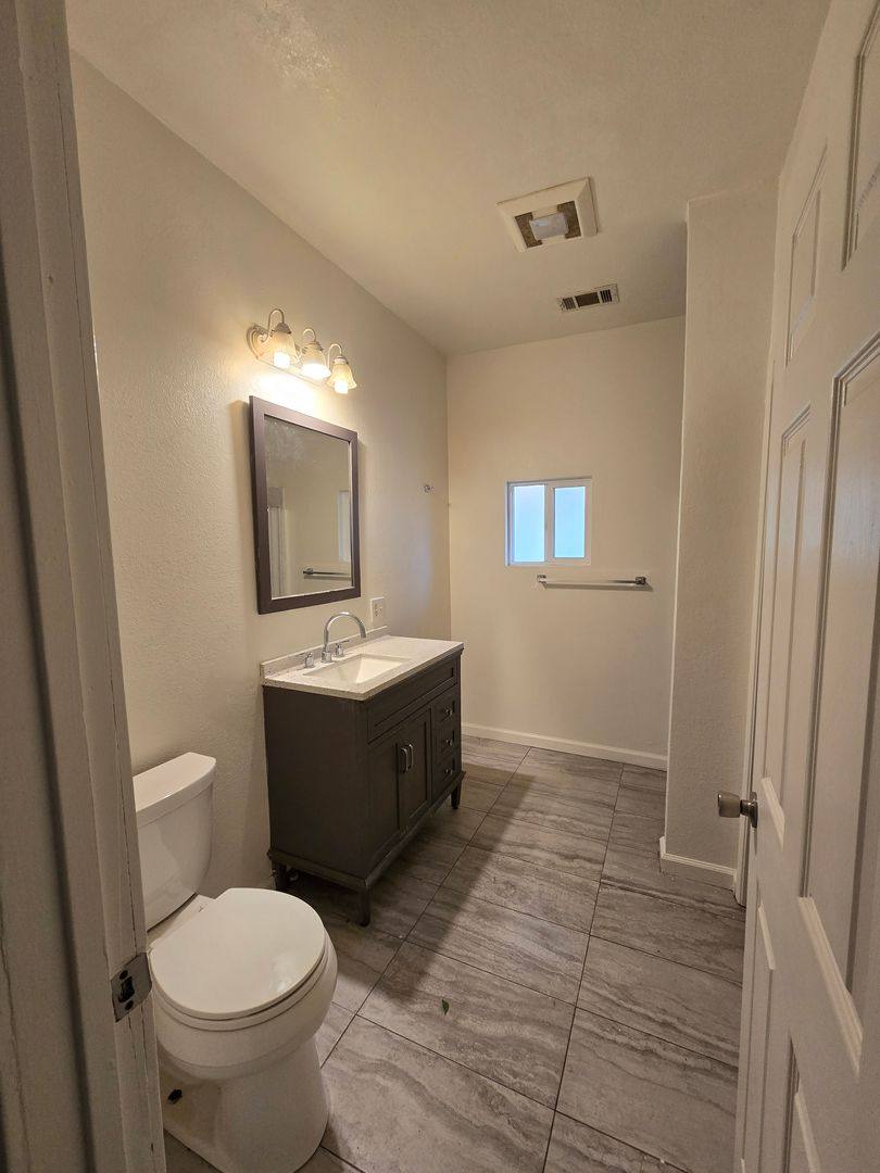 Apartment for rent at 937 W 20th St, Merced, CA 95340