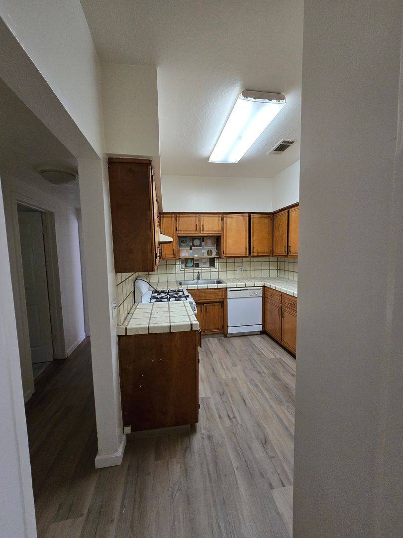 Apartment for rent at 937 W 20th St, Merced, CA 95340